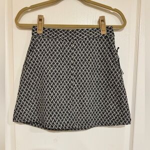 Forever 21 black and cream knit skirt​​​​